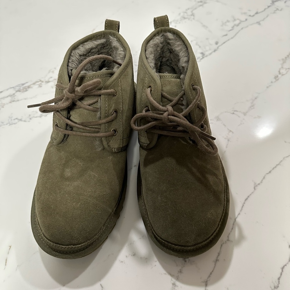 UGG Womens Olive Green Suede Chukka Boots